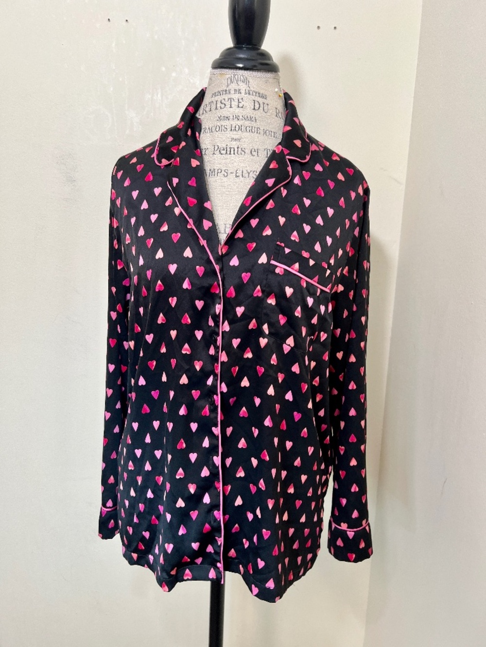Victoria’s Secret Black Pink Heart MEDIUM SHORT Satin Long Sleep Sleep Top SizeM